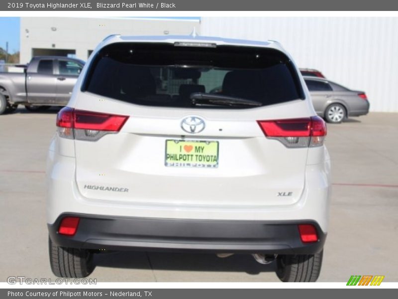 Blizzard Pearl White / Black 2019 Toyota Highlander XLE