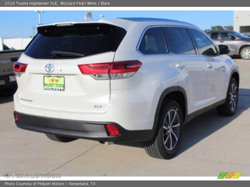 Blizzard Pearl White / Black 2019 Toyota Highlander XLE