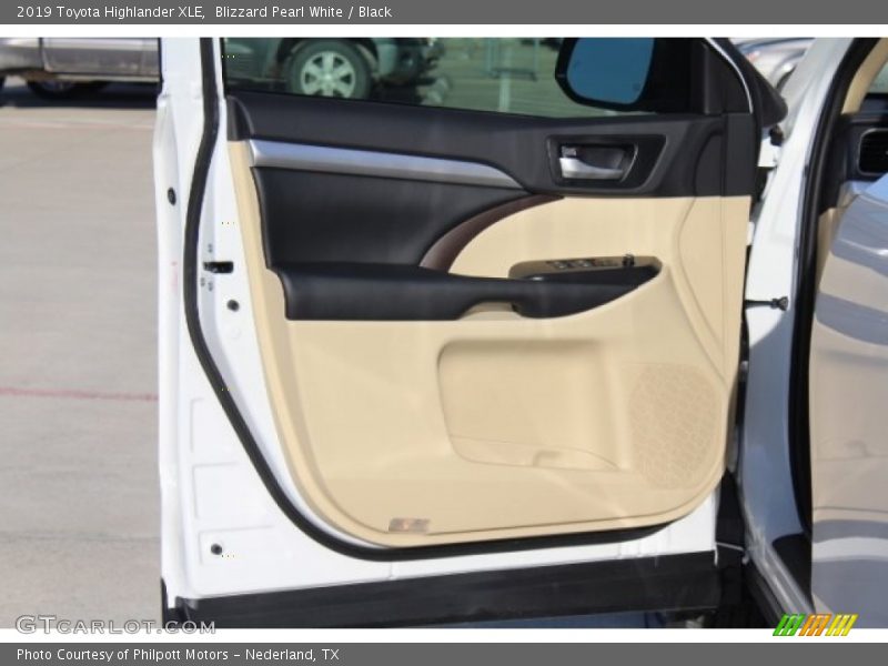 Blizzard Pearl White / Black 2019 Toyota Highlander XLE