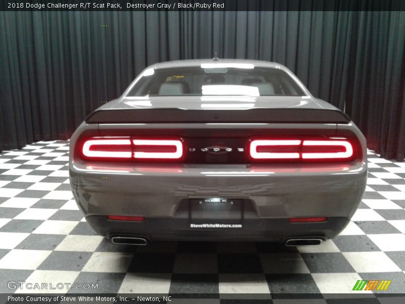 Destroyer Gray / Black/Ruby Red 2018 Dodge Challenger R/T Scat Pack