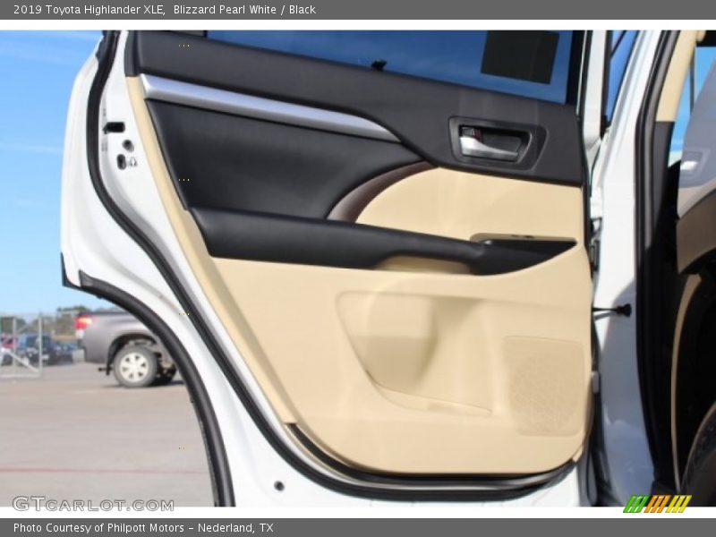 Blizzard Pearl White / Black 2019 Toyota Highlander XLE