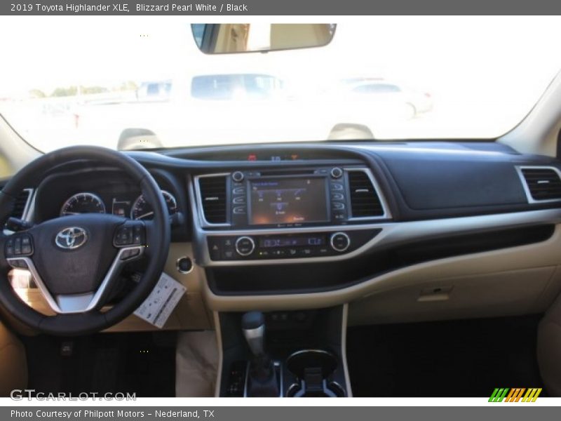 Blizzard Pearl White / Black 2019 Toyota Highlander XLE