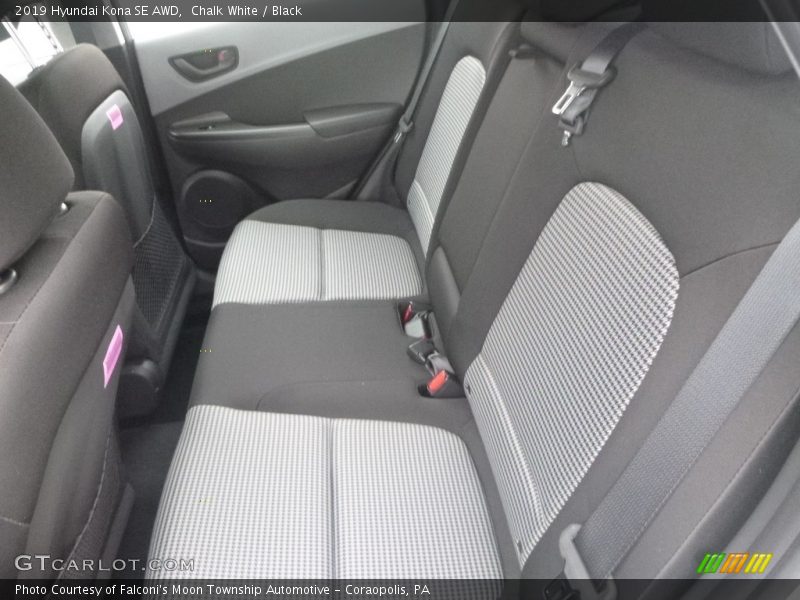 Chalk White / Black 2019 Hyundai Kona SE AWD