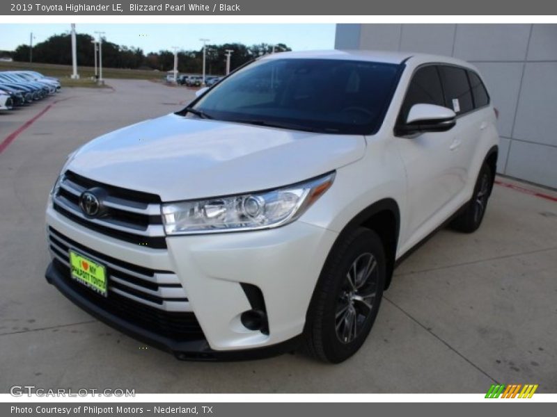 Blizzard Pearl White / Black 2019 Toyota Highlander LE