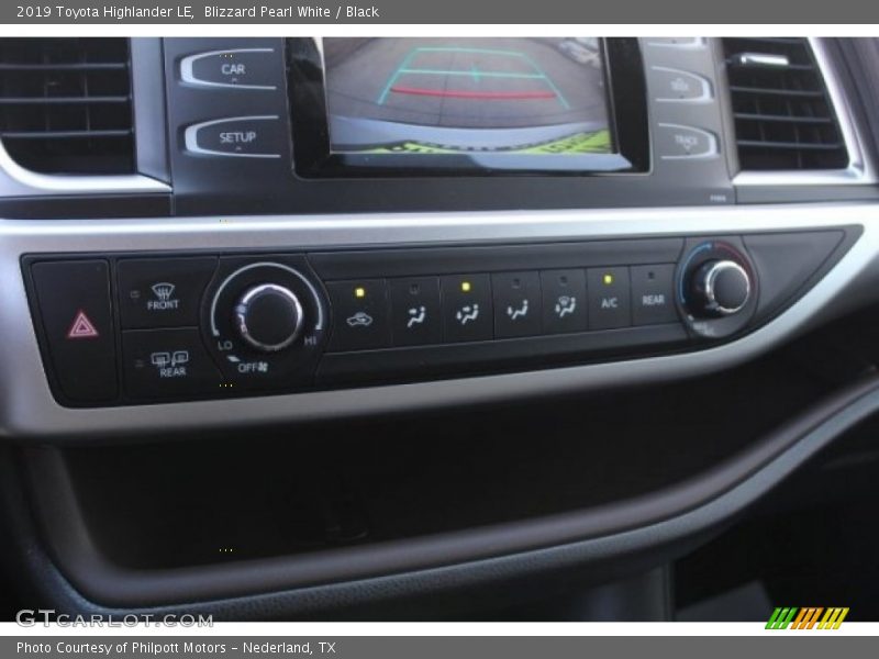 Blizzard Pearl White / Black 2019 Toyota Highlander LE