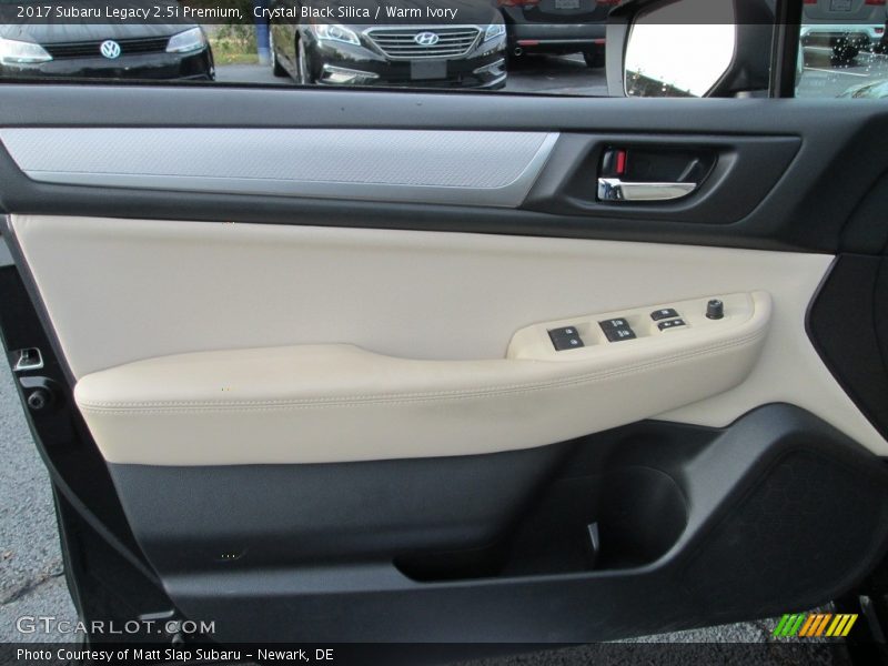 Crystal Black Silica / Warm Ivory 2017 Subaru Legacy 2.5i Premium