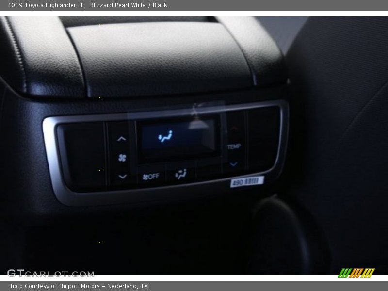 Blizzard Pearl White / Black 2019 Toyota Highlander LE