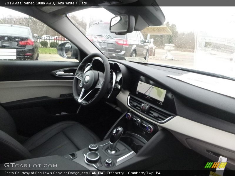 Alfa White / Black 2019 Alfa Romeo Giulia AWD
