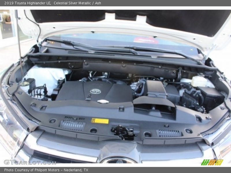 Celestial Silver Metallic / Ash 2019 Toyota Highlander LE