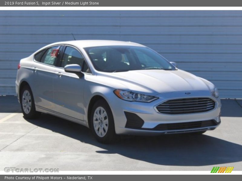 Ingot Silver / Medium Light Stone 2019 Ford Fusion S