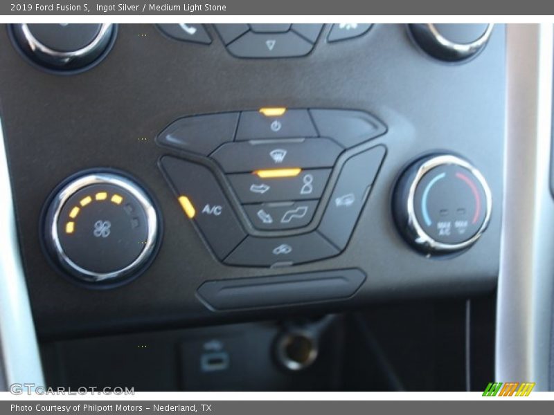 Ingot Silver / Medium Light Stone 2019 Ford Fusion S