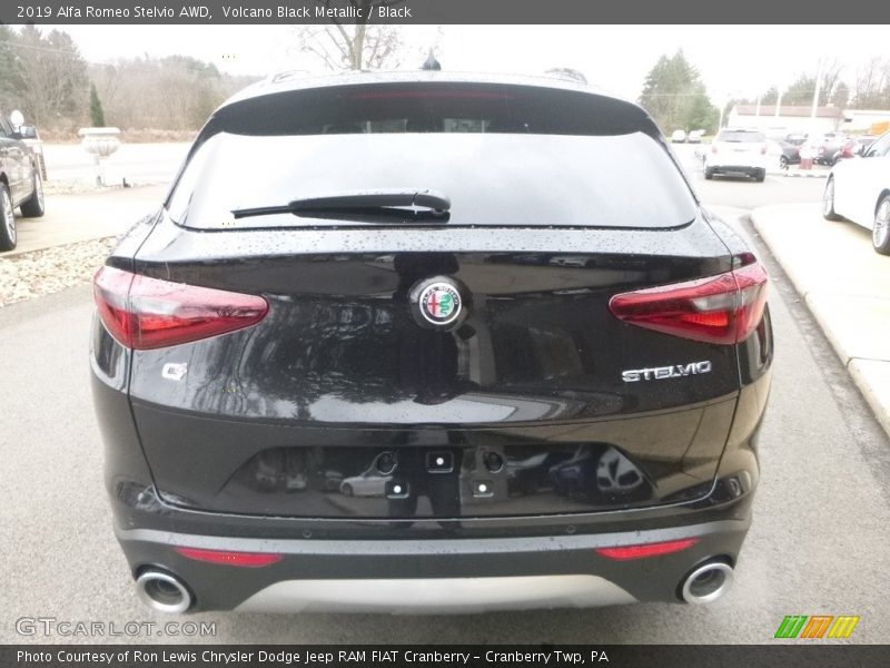 Volcano Black Metallic / Black 2019 Alfa Romeo Stelvio AWD