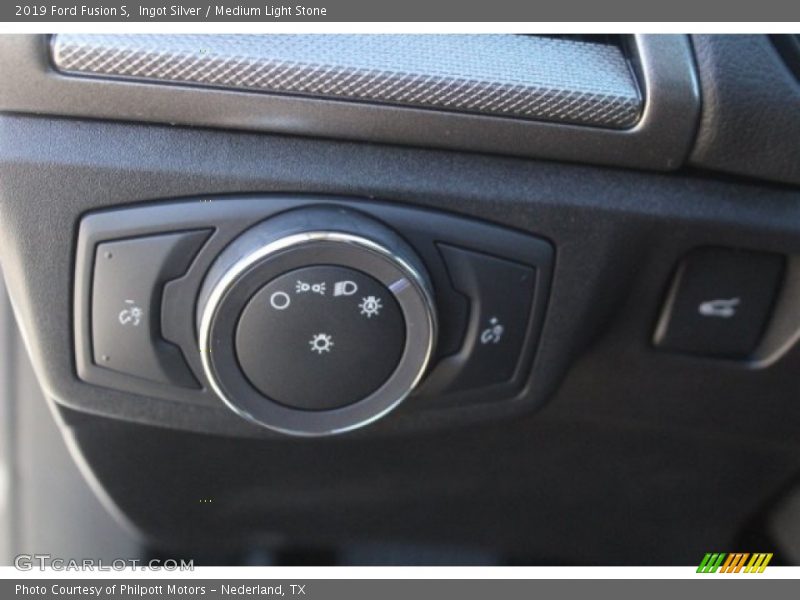 Ingot Silver / Medium Light Stone 2019 Ford Fusion S