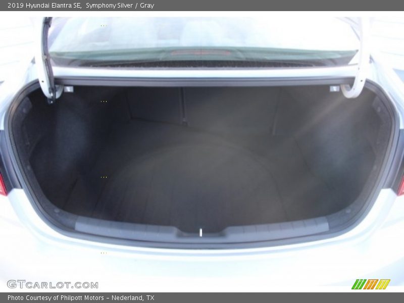 Symphony Silver / Gray 2019 Hyundai Elantra SE