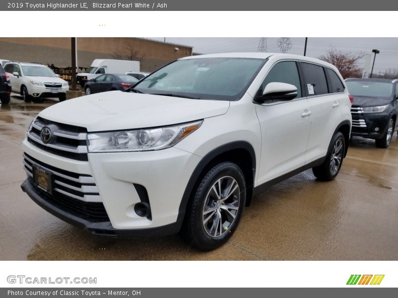 Blizzard Pearl White / Ash 2019 Toyota Highlander LE