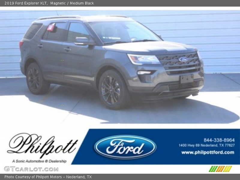 Magnetic / Medium Black 2019 Ford Explorer XLT