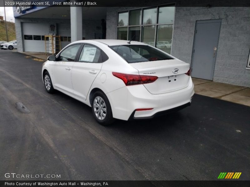 Frost White Pearl / Black 2019 Hyundai Accent SE