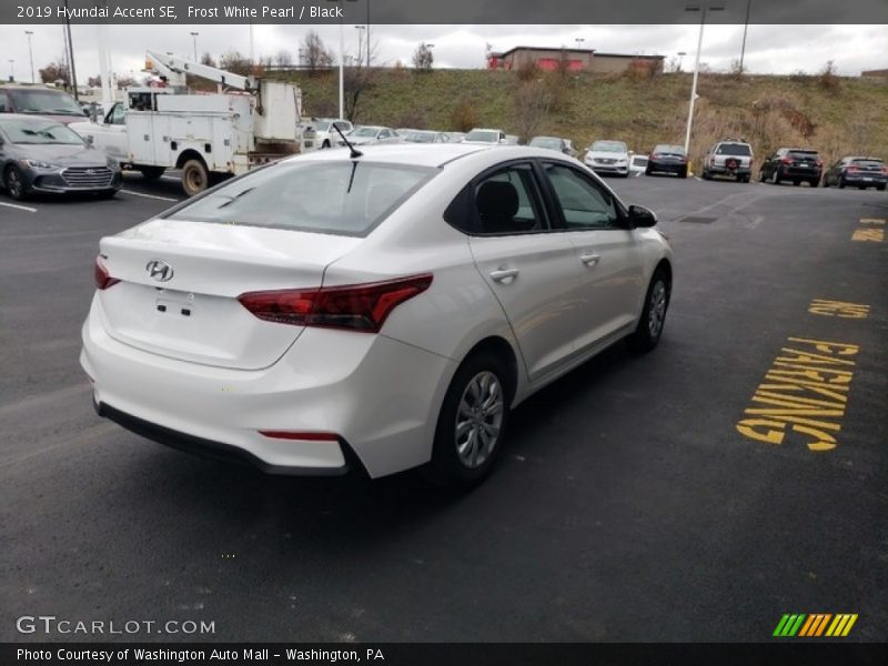 Frost White Pearl / Black 2019 Hyundai Accent SE