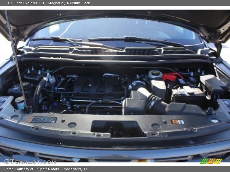 Magnetic / Medium Black 2019 Ford Explorer XLT