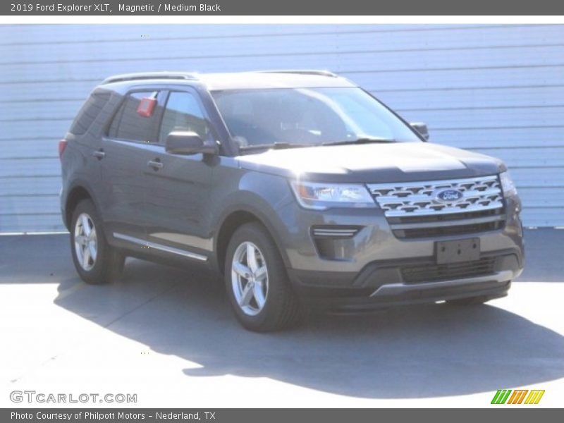 Magnetic / Medium Black 2019 Ford Explorer XLT
