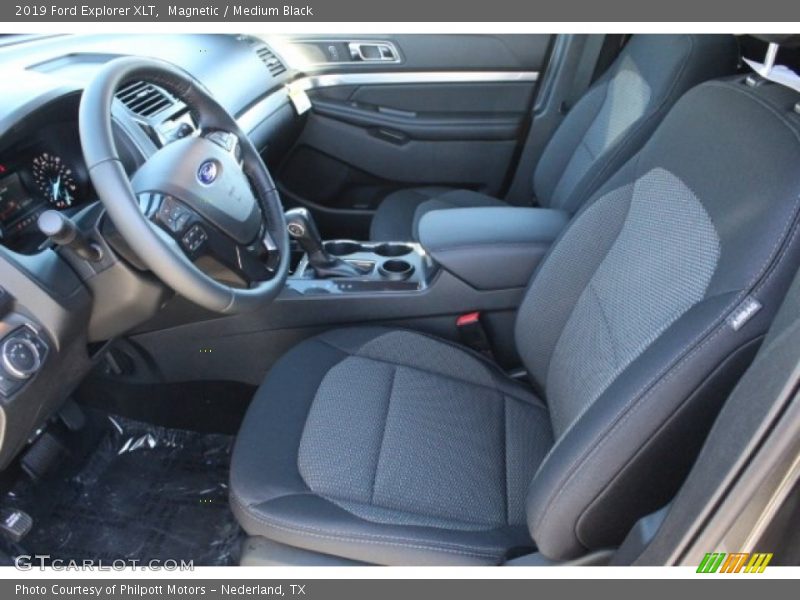 Magnetic / Medium Black 2019 Ford Explorer XLT