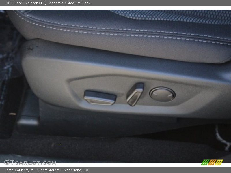 Magnetic / Medium Black 2019 Ford Explorer XLT