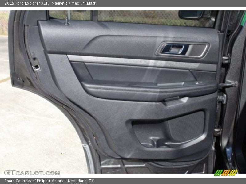 Magnetic / Medium Black 2019 Ford Explorer XLT