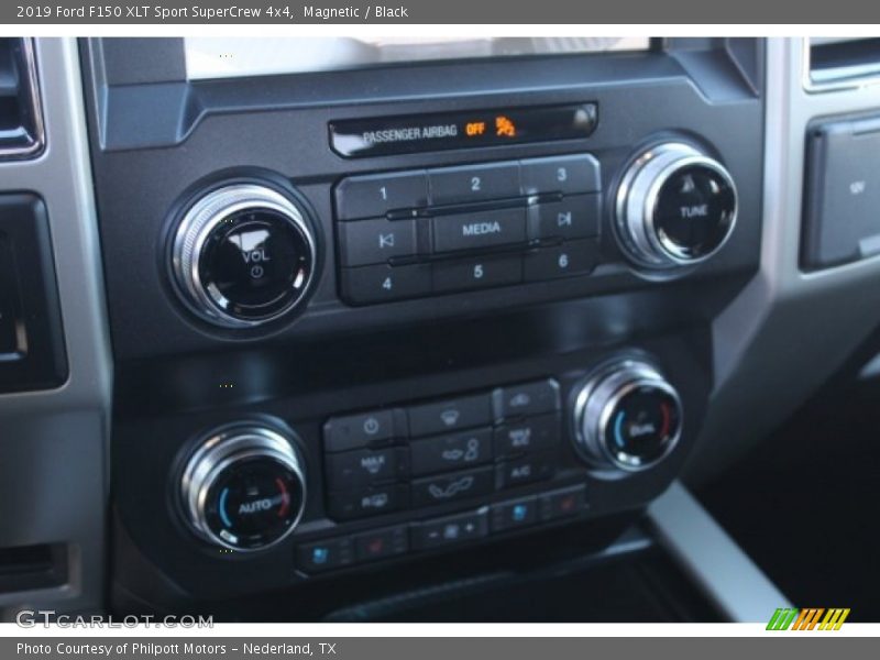 Magnetic / Black 2019 Ford F150 XLT Sport SuperCrew 4x4
