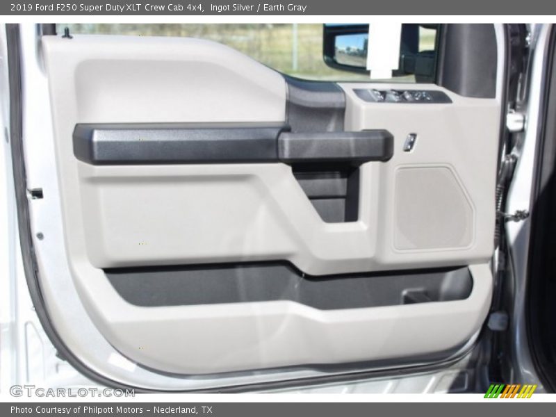 Ingot Silver / Earth Gray 2019 Ford F250 Super Duty XLT Crew Cab 4x4