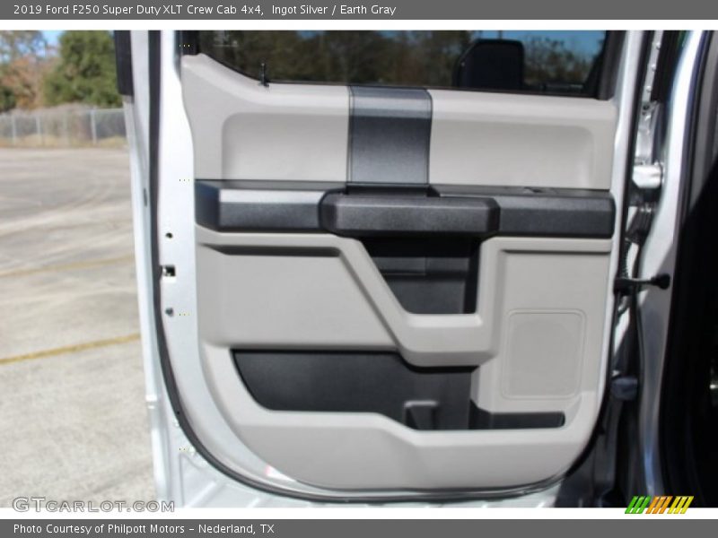 Ingot Silver / Earth Gray 2019 Ford F250 Super Duty XLT Crew Cab 4x4