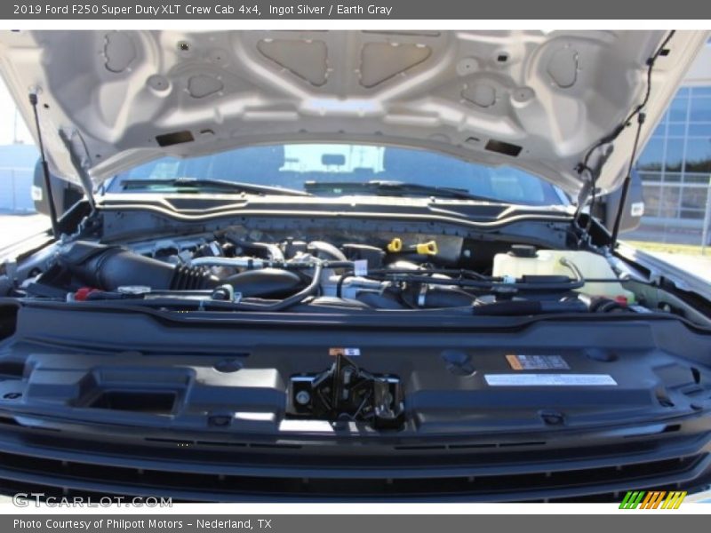 Ingot Silver / Earth Gray 2019 Ford F250 Super Duty XLT Crew Cab 4x4