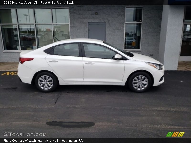 Frost White Pearl / Black 2019 Hyundai Accent SE