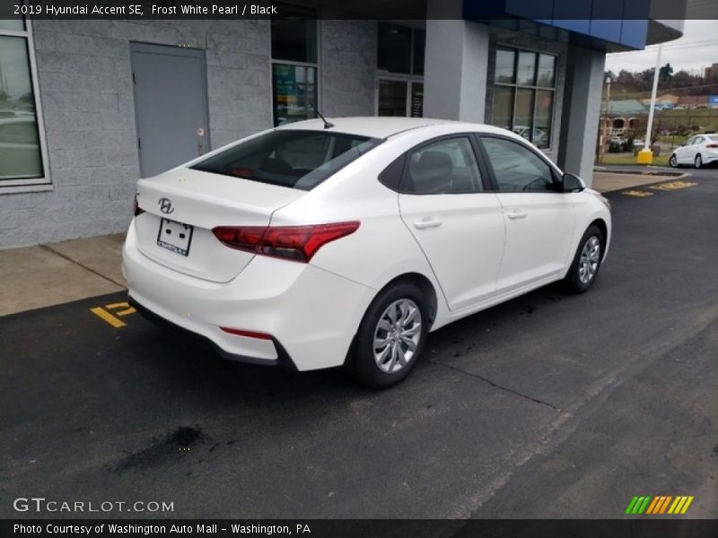 Frost White Pearl / Black 2019 Hyundai Accent SE