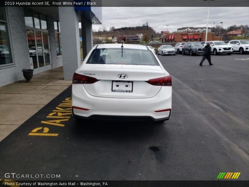 Frost White Pearl / Black 2019 Hyundai Accent SE