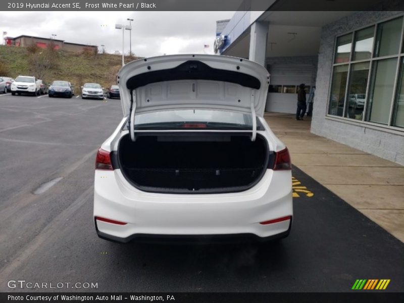 Frost White Pearl / Black 2019 Hyundai Accent SE