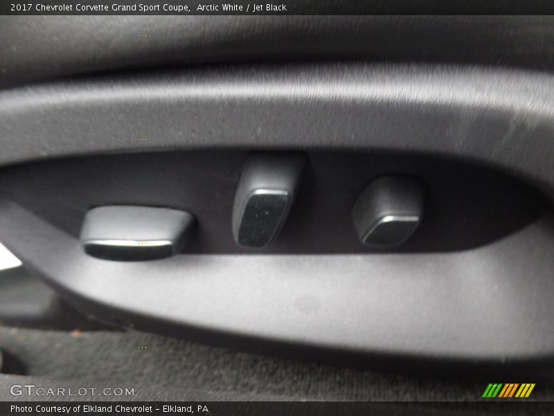 Arctic White / Jet Black 2017 Chevrolet Corvette Grand Sport Coupe