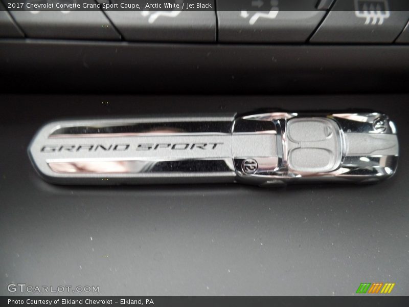 Arctic White / Jet Black 2017 Chevrolet Corvette Grand Sport Coupe