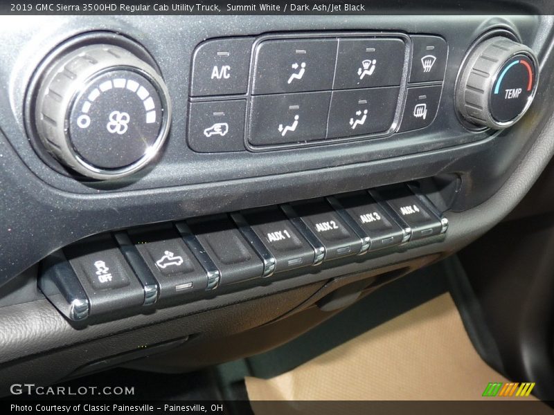 Controls of 2019 Sierra 3500HD Regular Cab Utility Truck