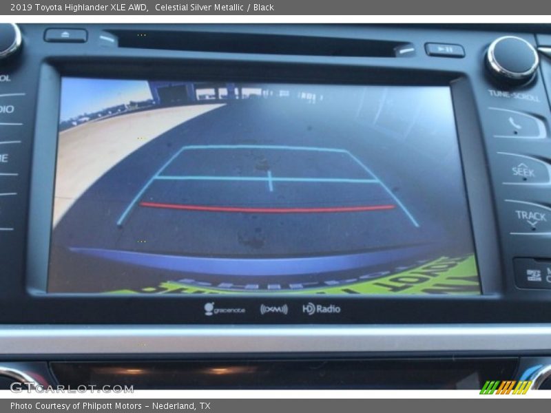 Celestial Silver Metallic / Black 2019 Toyota Highlander XLE AWD