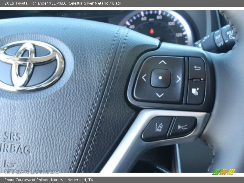 Celestial Silver Metallic / Black 2019 Toyota Highlander XLE AWD