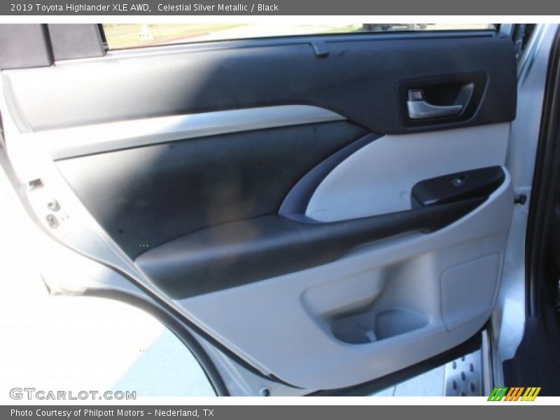 Celestial Silver Metallic / Black 2019 Toyota Highlander XLE AWD