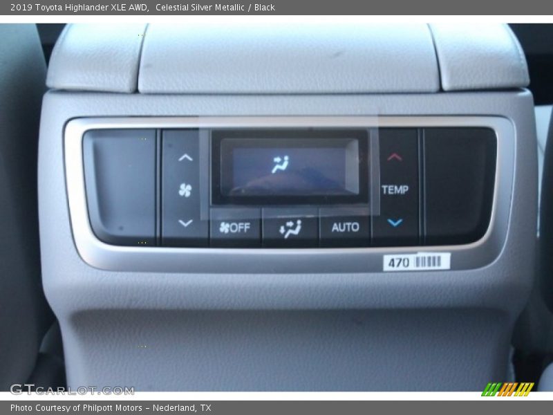 Celestial Silver Metallic / Black 2019 Toyota Highlander XLE AWD
