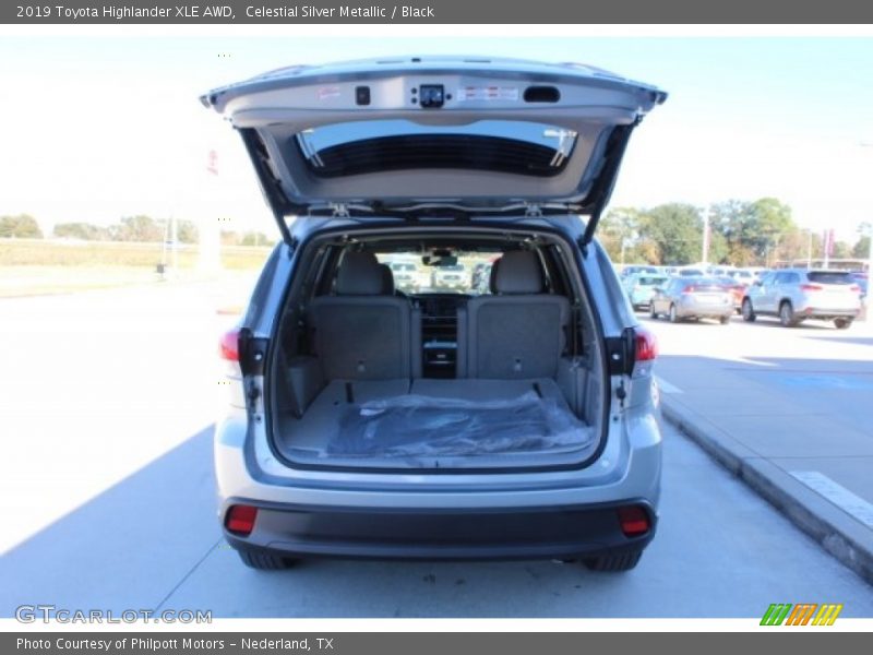 Celestial Silver Metallic / Black 2019 Toyota Highlander XLE AWD