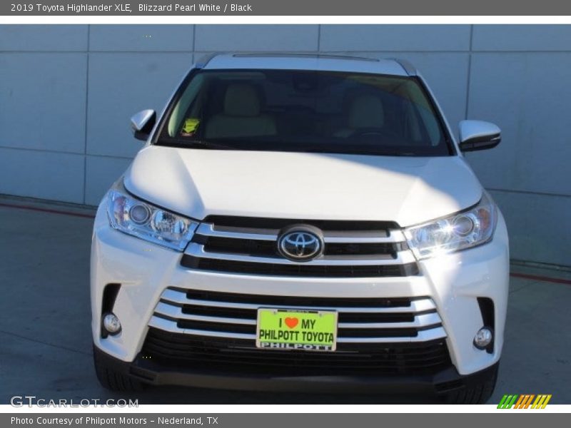Blizzard Pearl White / Black 2019 Toyota Highlander XLE