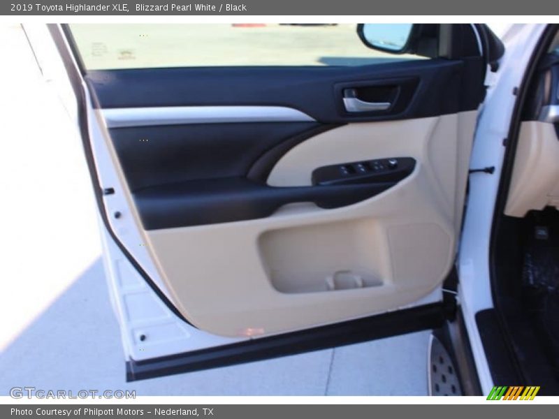 Blizzard Pearl White / Black 2019 Toyota Highlander XLE