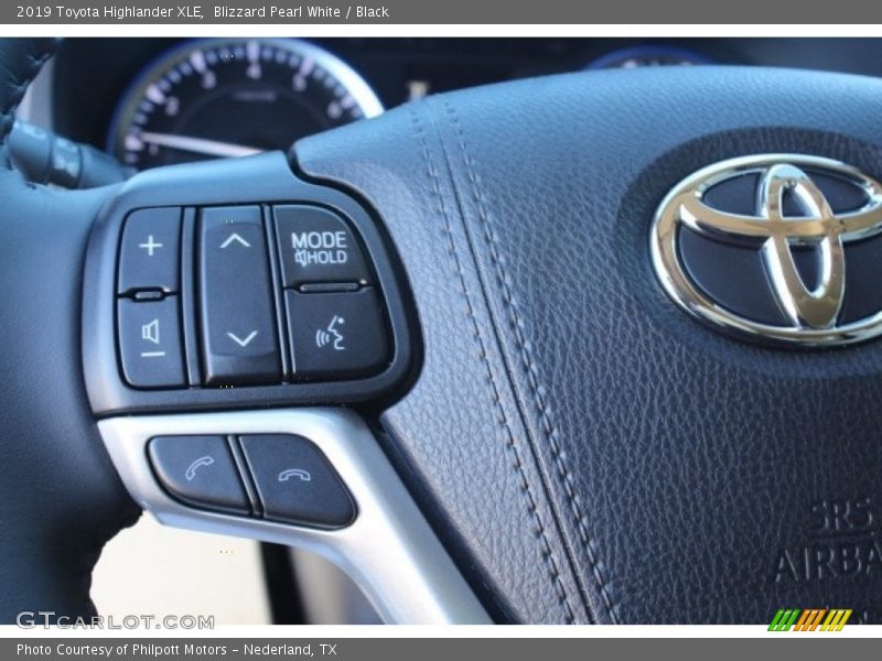Blizzard Pearl White / Black 2019 Toyota Highlander XLE