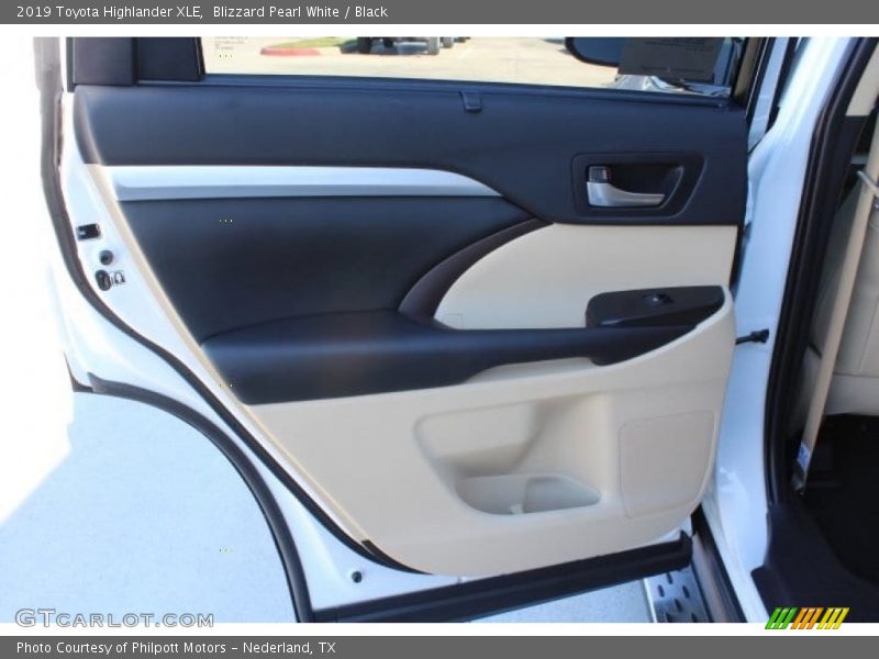 Blizzard Pearl White / Black 2019 Toyota Highlander XLE