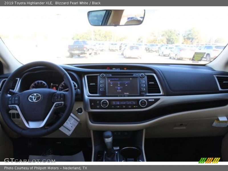 Blizzard Pearl White / Black 2019 Toyota Highlander XLE