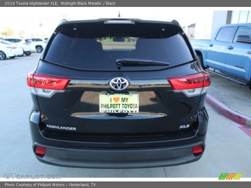 Midnight Black Metallic / Black 2019 Toyota Highlander XLE