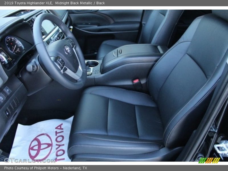 Front Seat of 2019 Highlander XLE